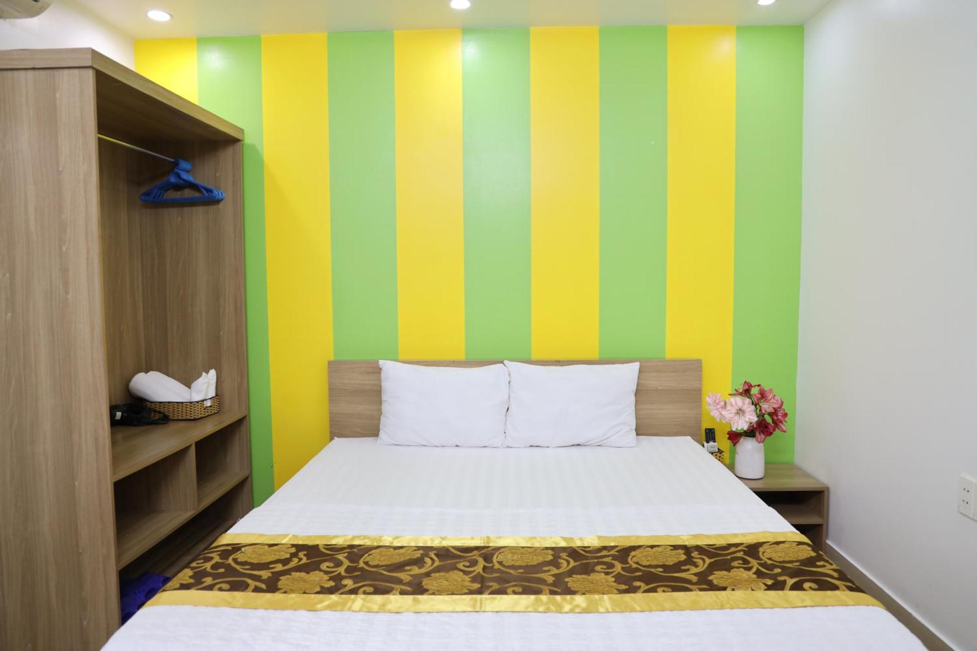 Hung Vuong Hotel Ha Long Exterior photo