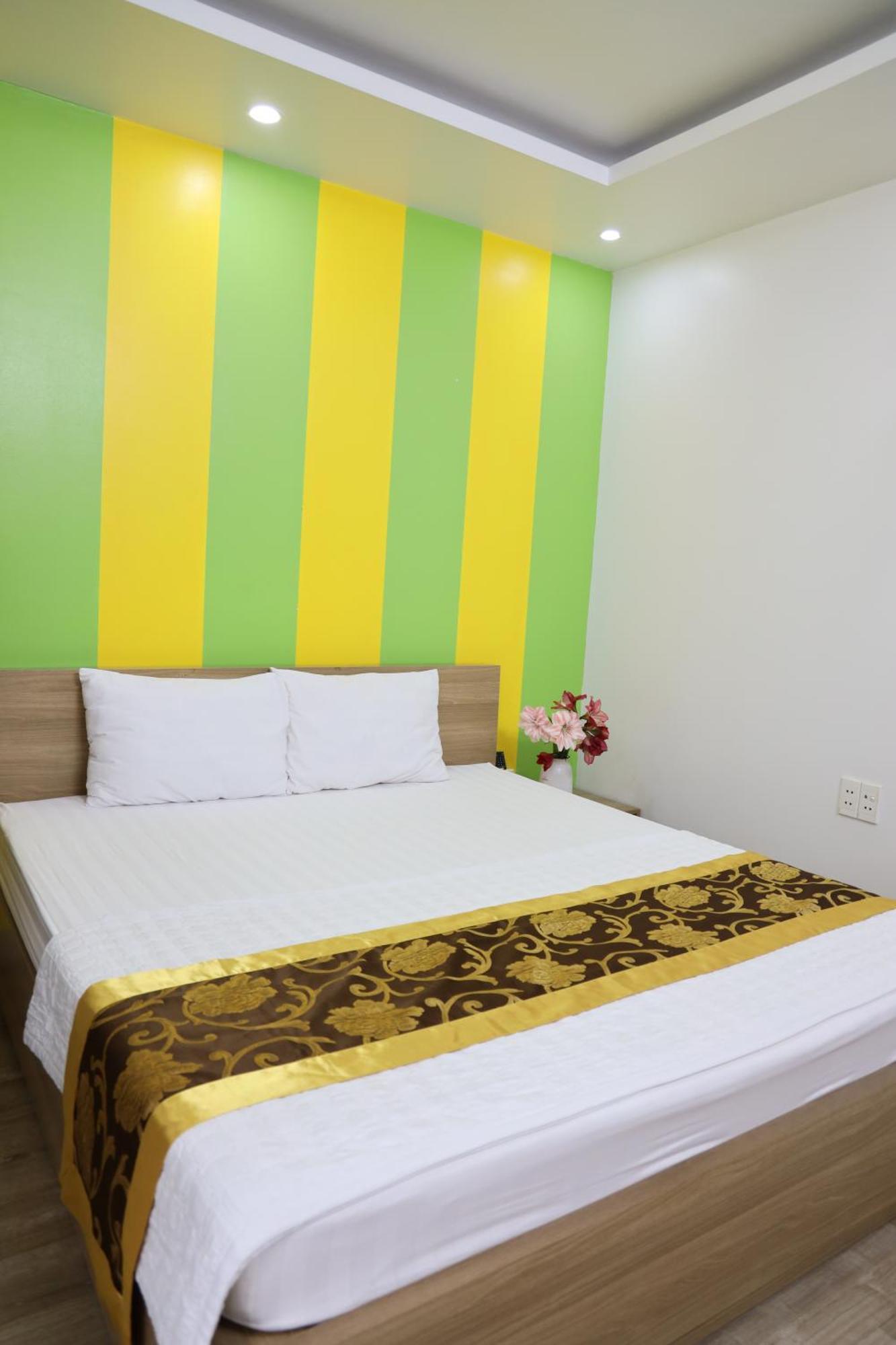 Hung Vuong Hotel Ha Long Exterior photo