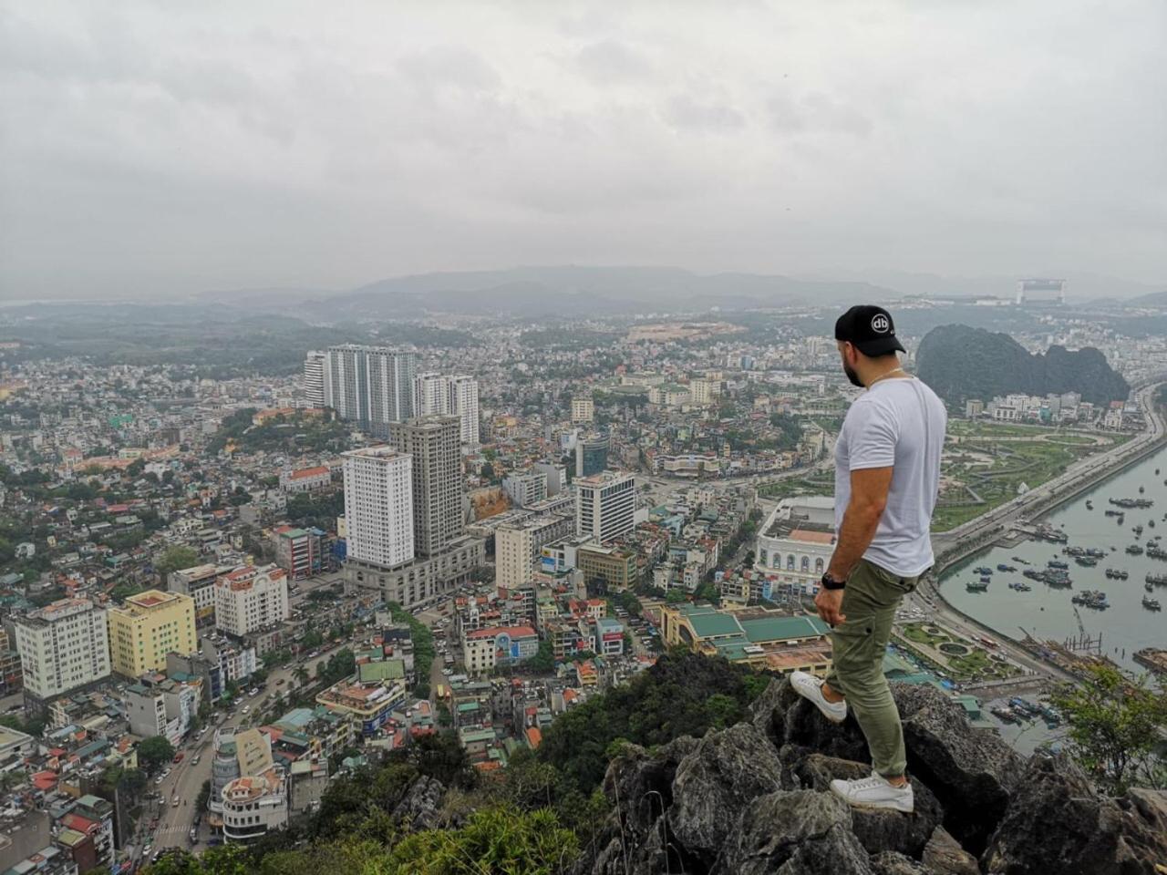 Hung Vuong Hotel Ha Long Exterior photo